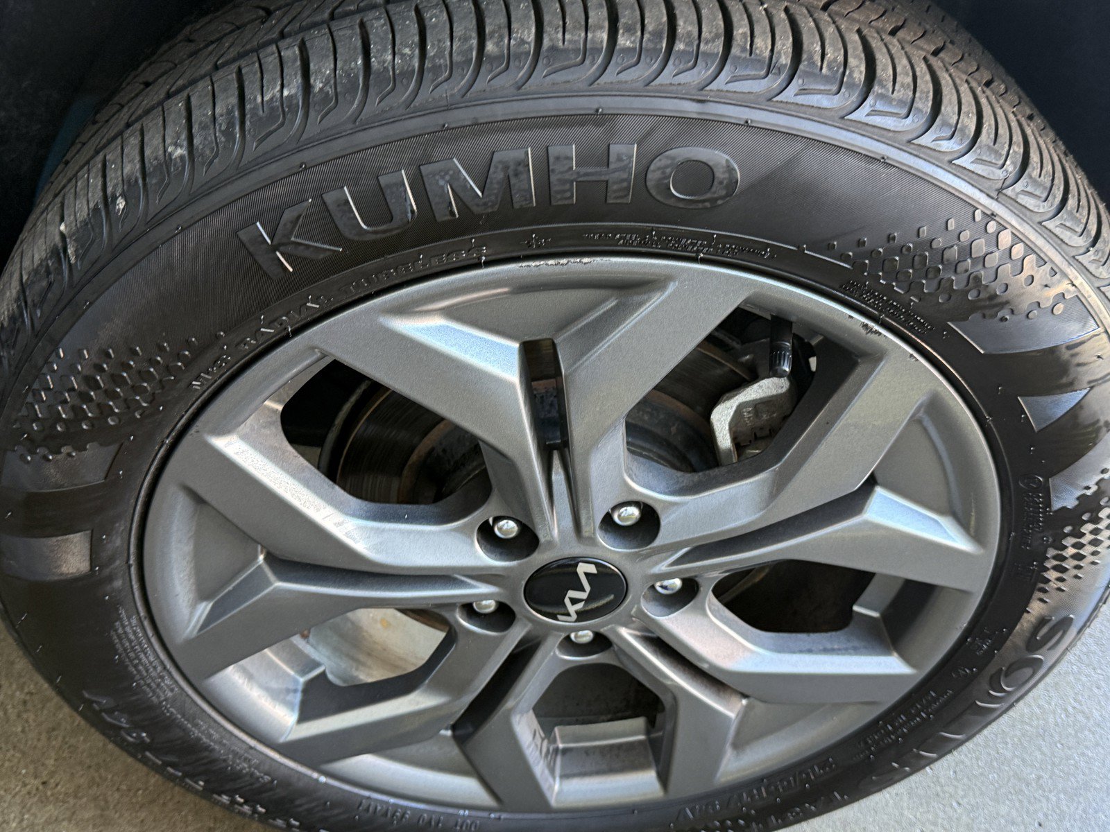 Used 2024 Kia Seltos LX AWD/4WD image 35