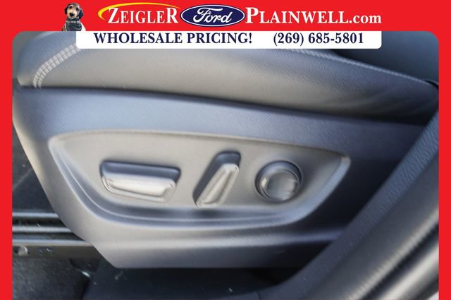 Used 2023 Toyota Corolla Cross XLE w/ Convenience Package image 15