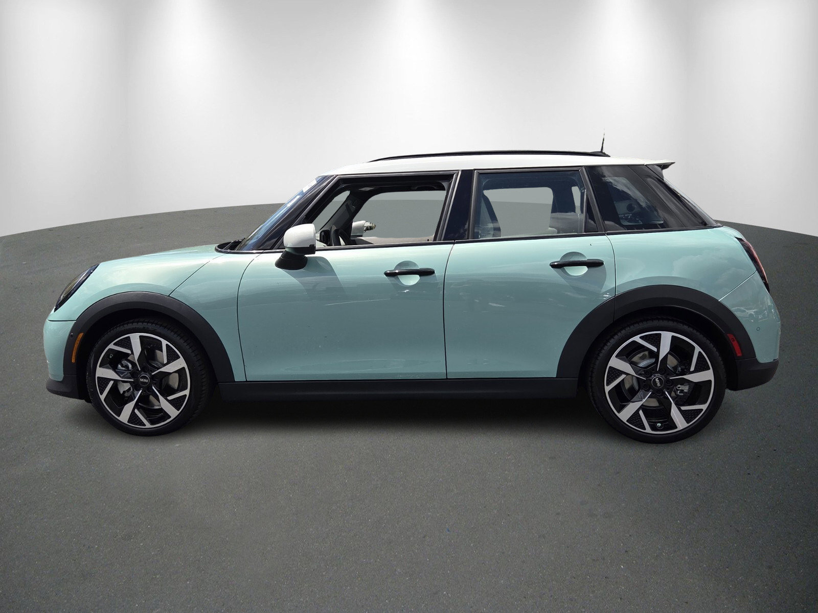 Certified 2025 MINI Cooper S image 4