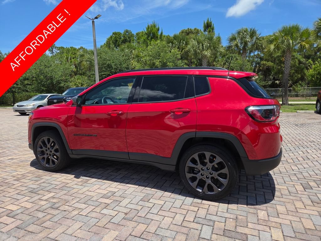Used 2021 Jeep Compass Latitude w/ Sun and Sound Group AWD/4WD image 9