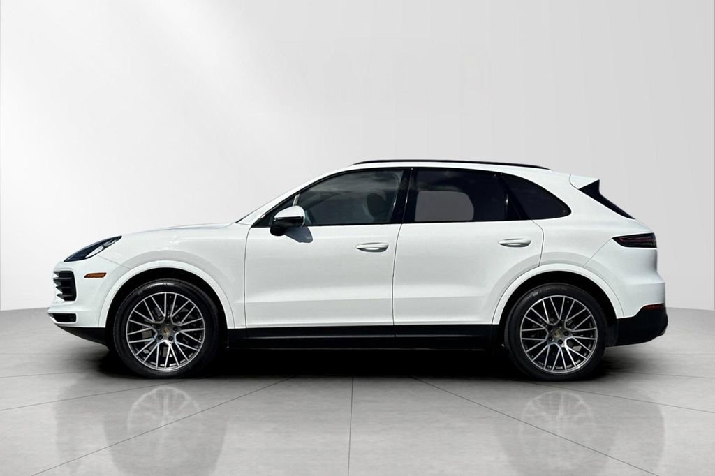 Used 2022 Porsche Cayenne image 3