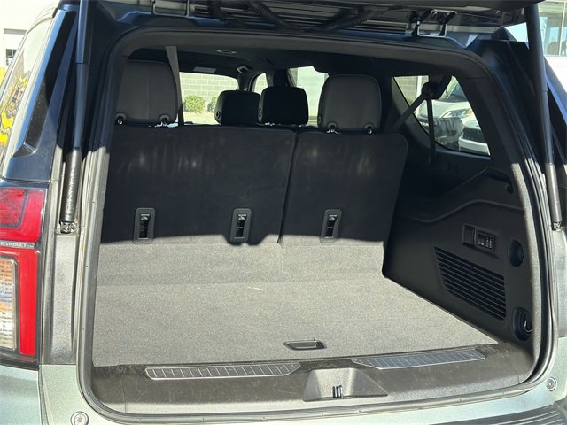 Used 2023 Chevrolet Suburban Premier image 39