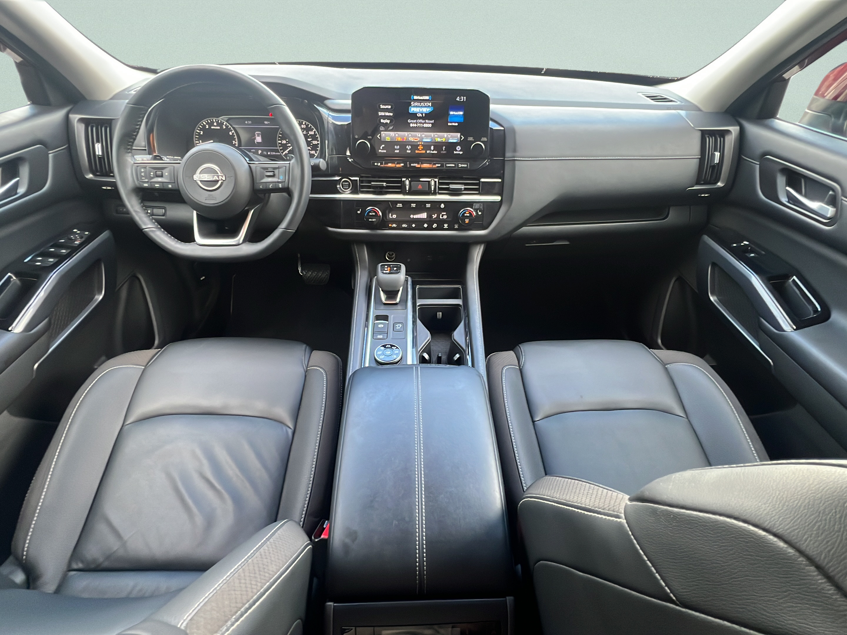 Used 2023 Nissan Pathfinder SL AWD/4WD image 14