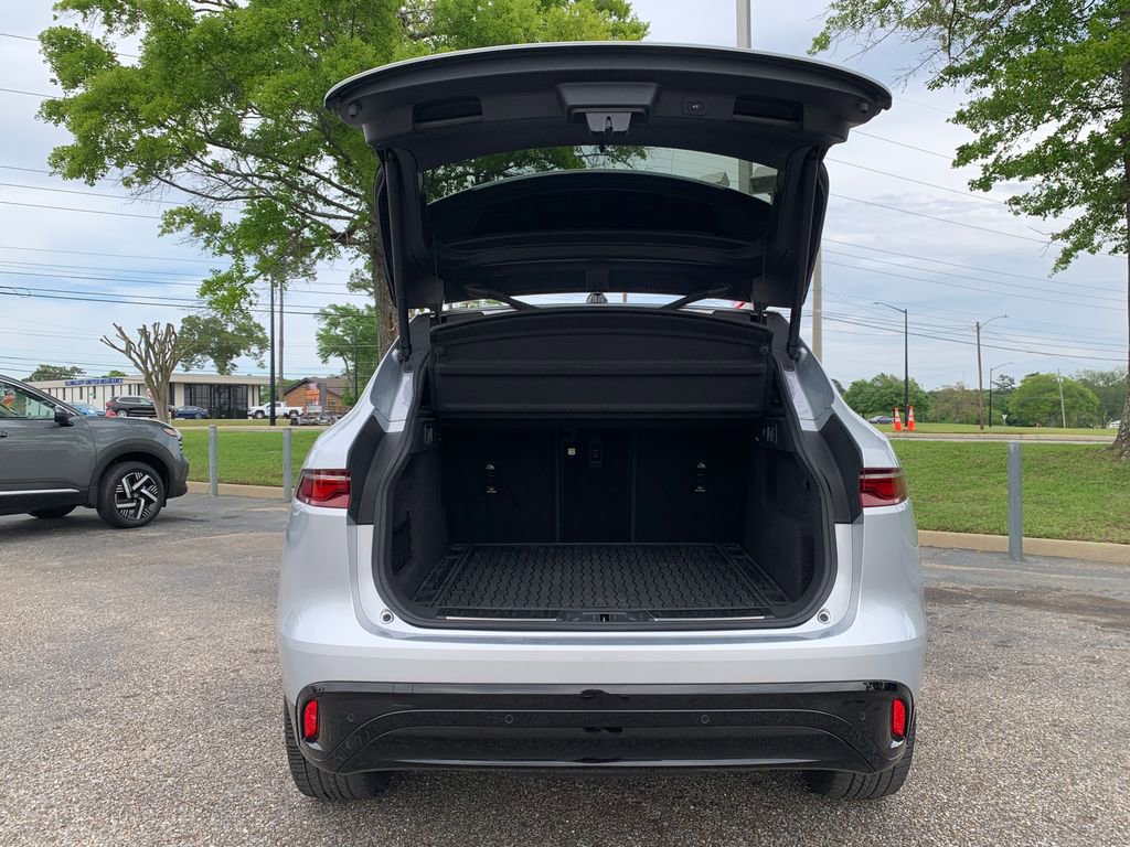 Used 2023 Jaguar F-PACE S AWD/4WD image 9