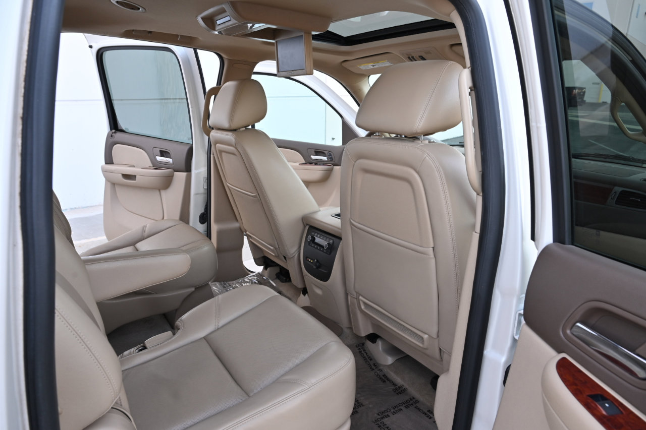 Used 2013 Chevrolet Suburban LTZ RWD image 15