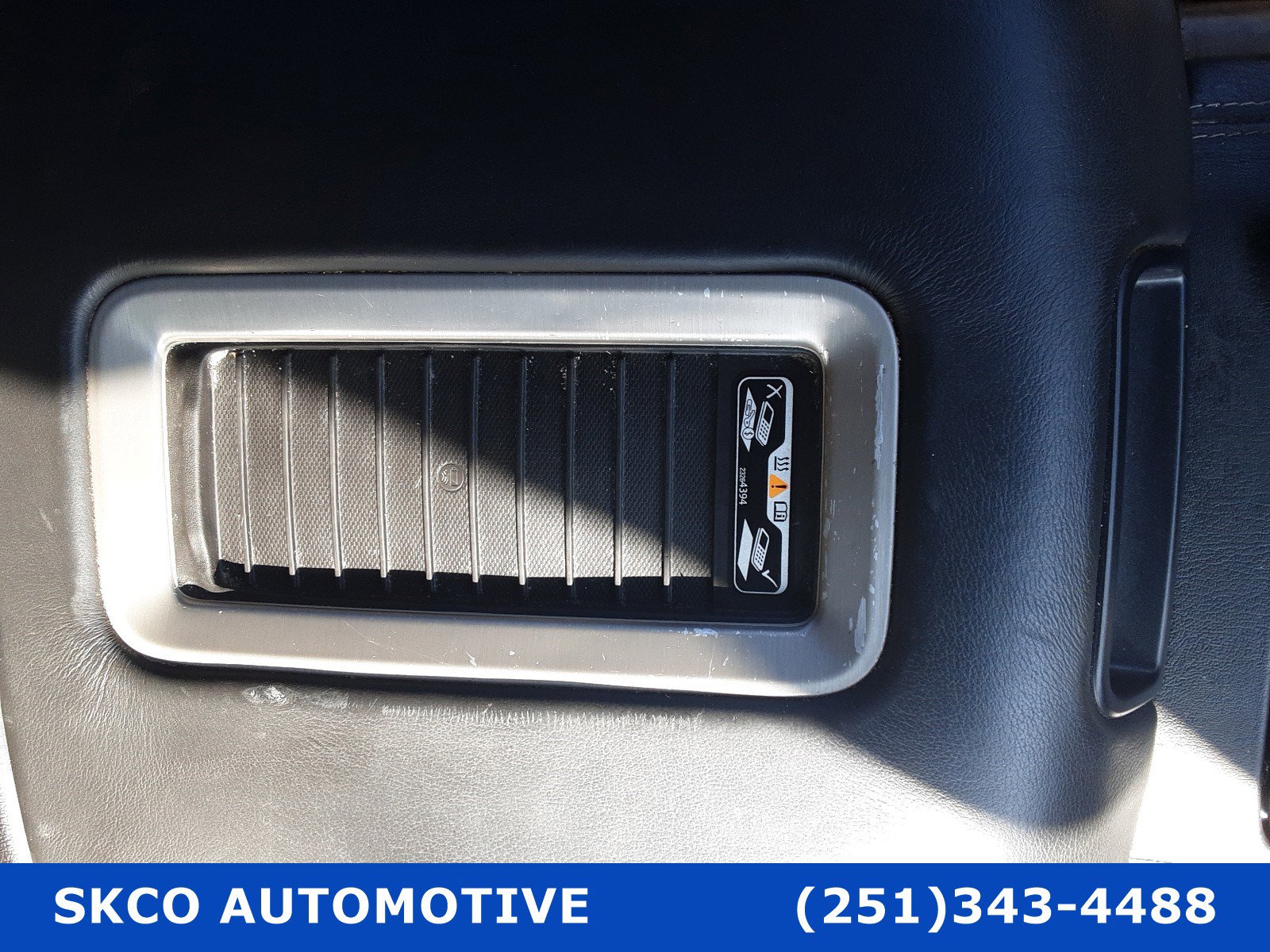 Used 2018 GMC Yukon Denali image 28