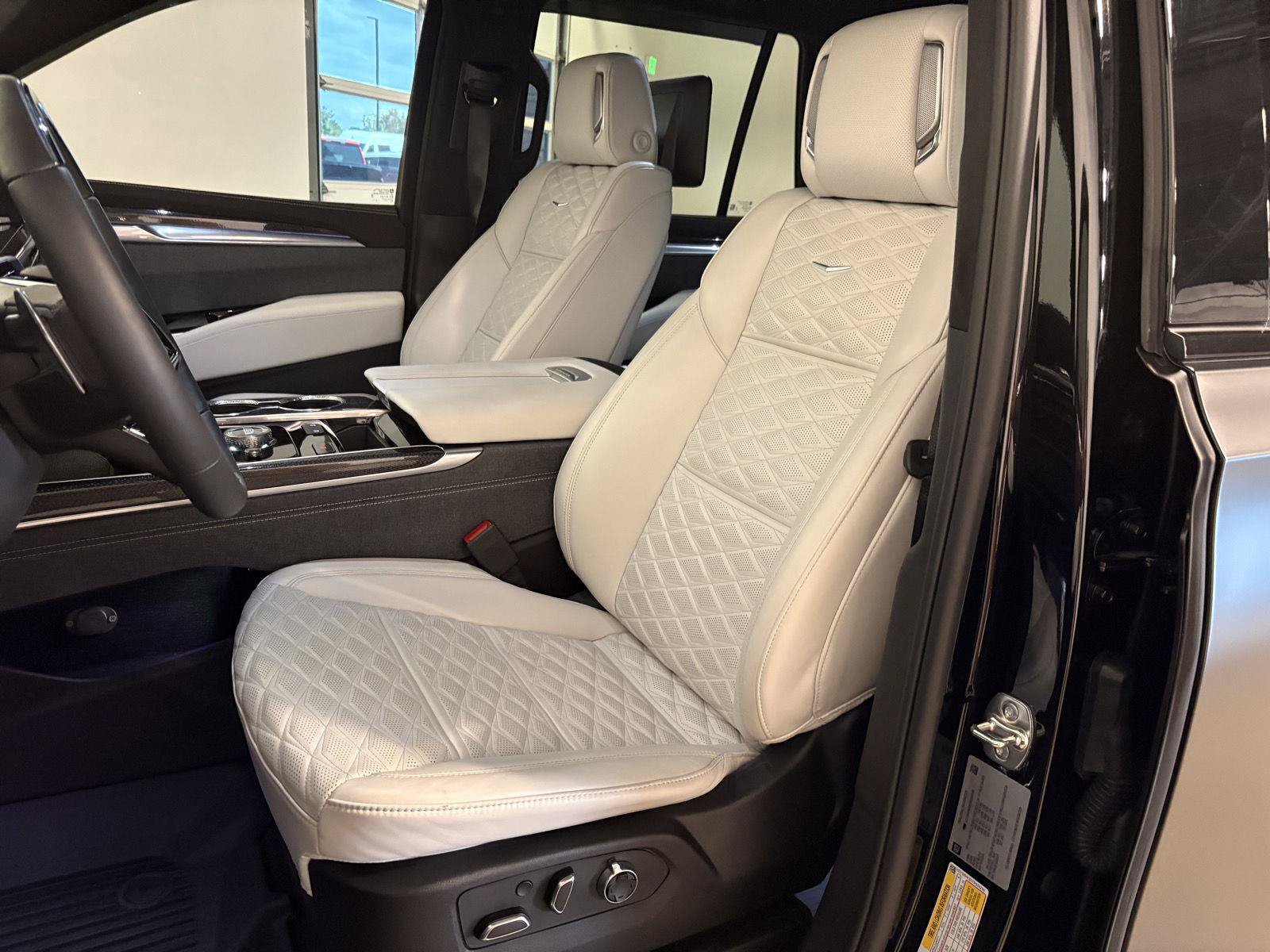 Used 2026 Cadillac Escalade V w/ LPO, ONYX Package AWD/4WD image 13