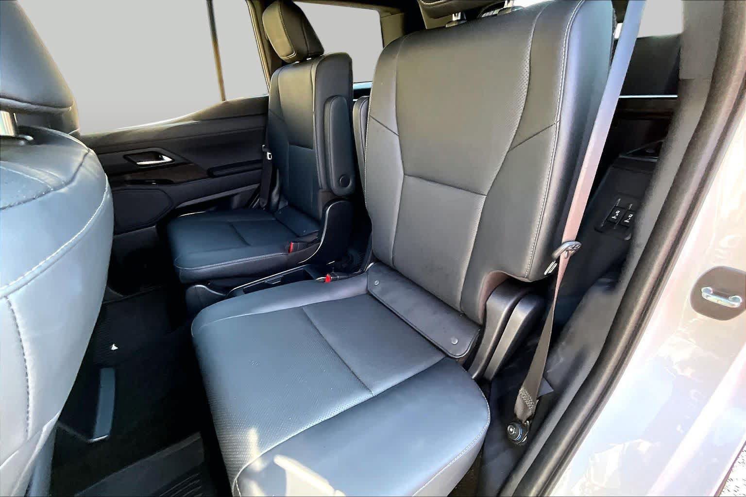 Used 2025 Lexus GX 550 w/ Accessory Package (2T) AWD/4WD image 21