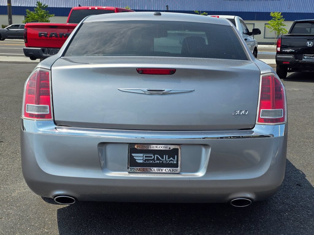 Used 2013 Chrysler 300 Touring w/ Driver Convenience Group RWD image 7