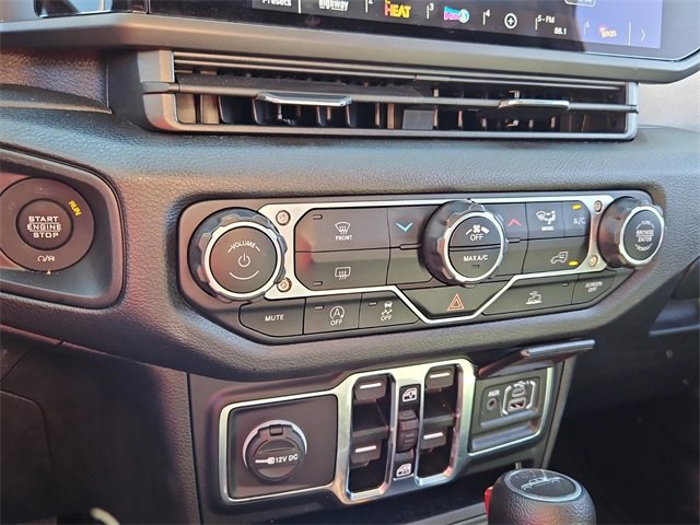 Used 2024 Jeep Gladiator Sport image 16