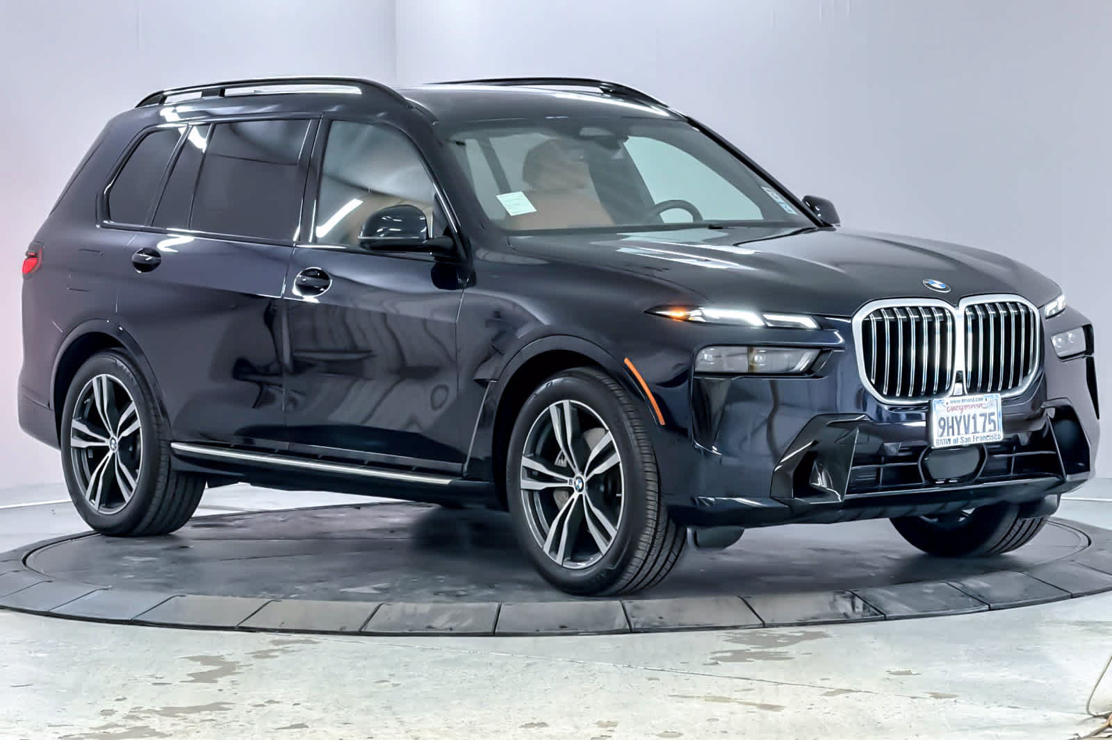 Used 2024 BMW X7 xDrive40i w/ M Sport Package AWD/4WD image 9