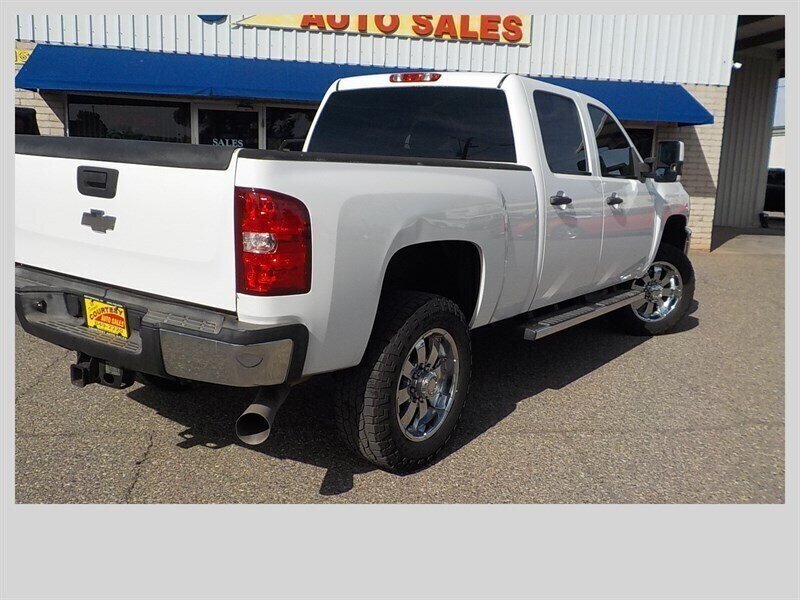 Used 2011 Chevrolet Silverado 2500 LT AWD/4WD image 9