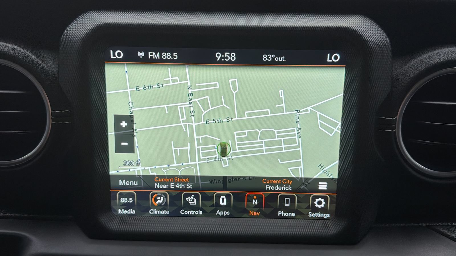 Used 2023 Jeep Wrangler Unlimited Sahara w/ Cold Weather Group AWD/4WD image 21