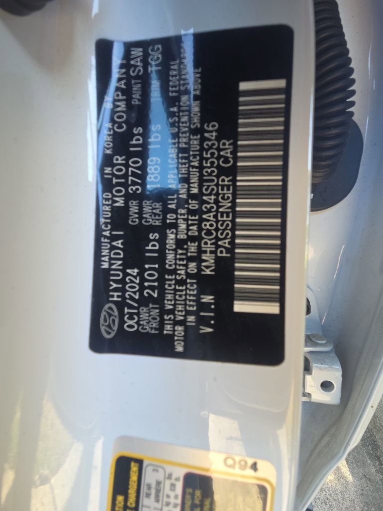 Used 2025 Hyundai Venue SEL FWD image 5