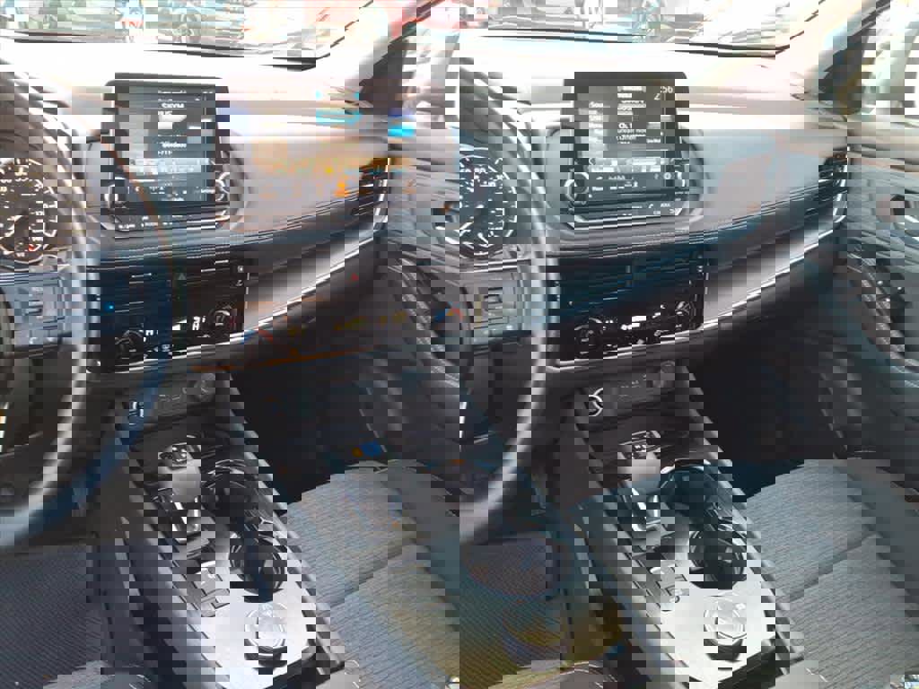 Certified 2022 Nissan Rogue SV image 13