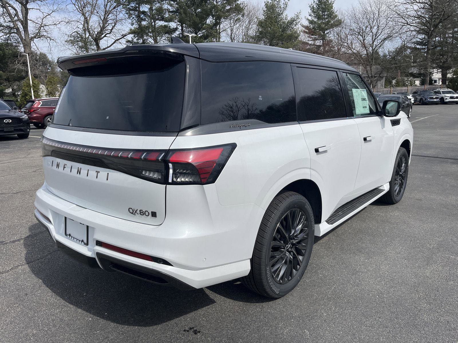 New 2026 INFINITI QX80 Autograph w/ Premium Cargo Package image 3