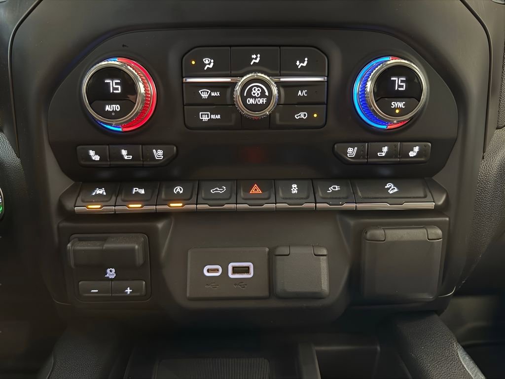 Used 2021 GMC Sierra 1500 AT4 w/ Technology Package AWD/4WD image 28