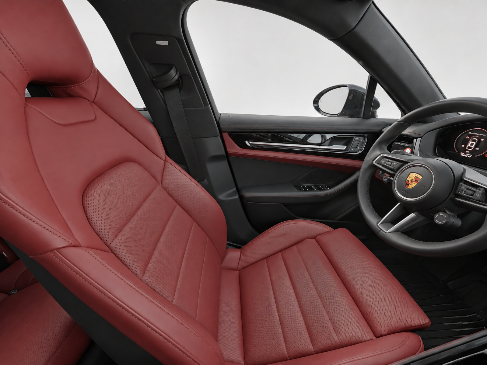 Used 2024 Porsche Panamera RWD image 18