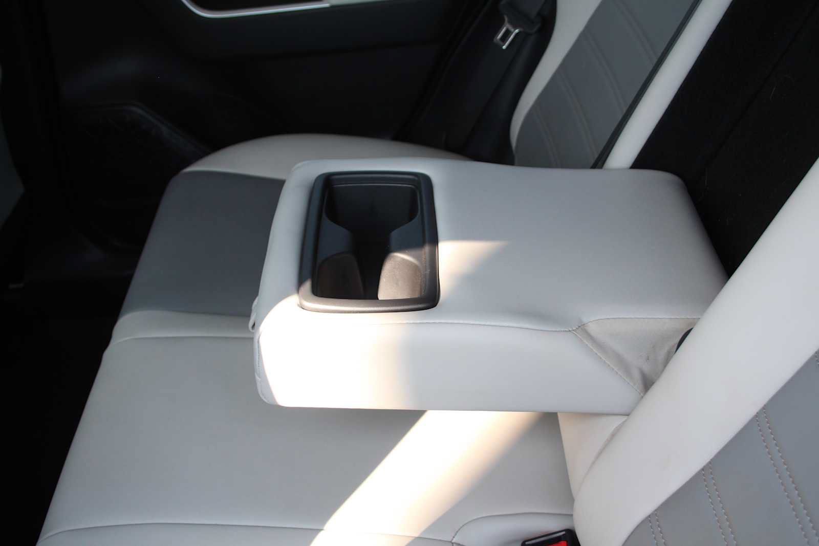 Used 2021 Toyota RAV4 XLE Premium FWD image 24