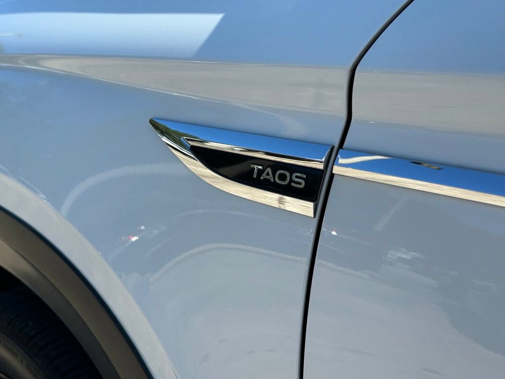 Certified 2023 Volkswagen Taos SE FWD image 33