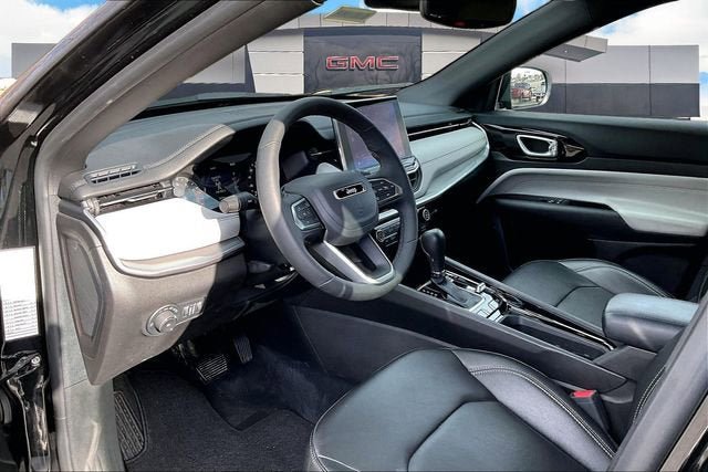 Used 2025 Jeep Compass Limited AWD/4WD image 13