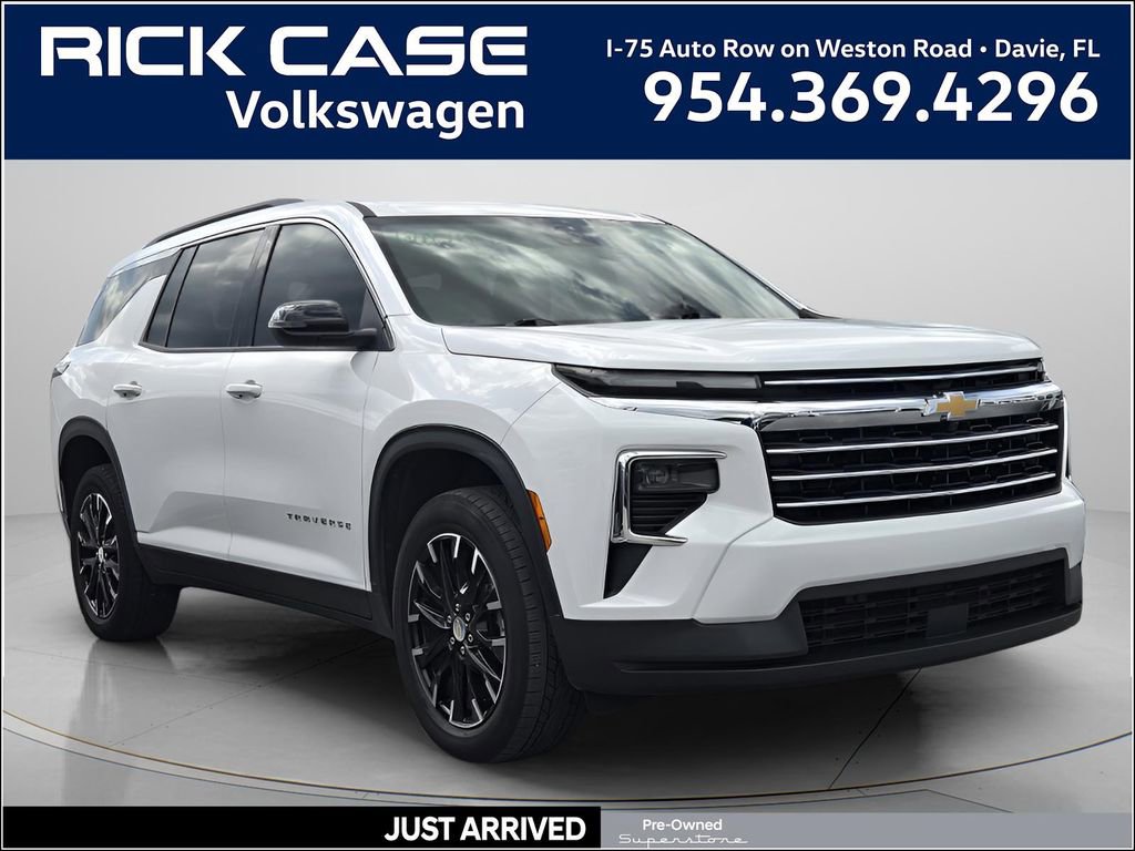 Used 2025 Chevrolet Traverse LT w/ Sun and Wheel Package