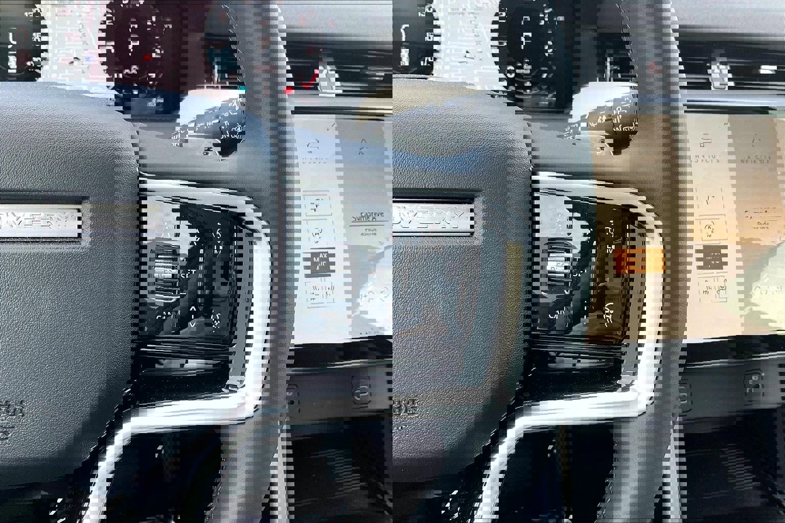 Certified 2025 Land Rover Discovery Sport S image 23