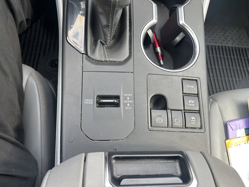 Used 2023 Toyota Highlander XLE image 17