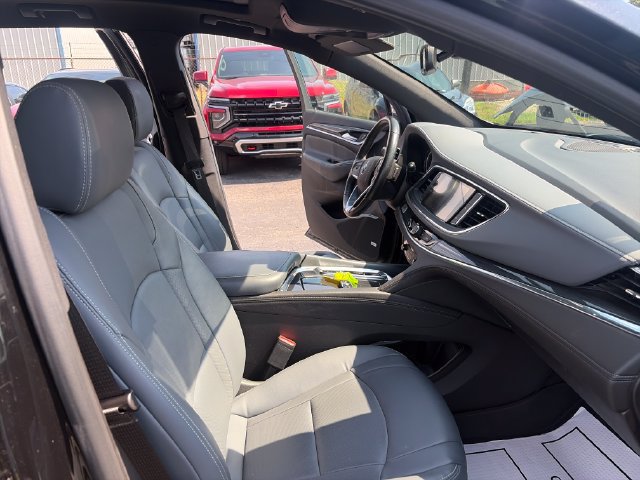 Used 2023 Buick Enclave Essence w/ Experience Buick Package AWD/4WD image 32