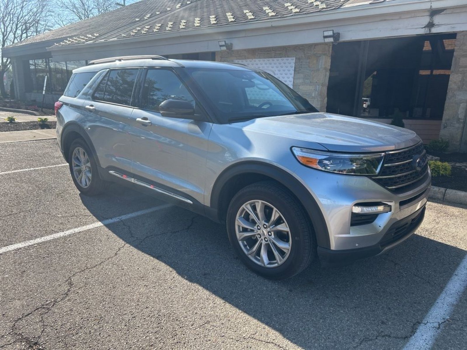 Used 2024 Ford Explorer XLT w/ Equipment Group 202A image 4