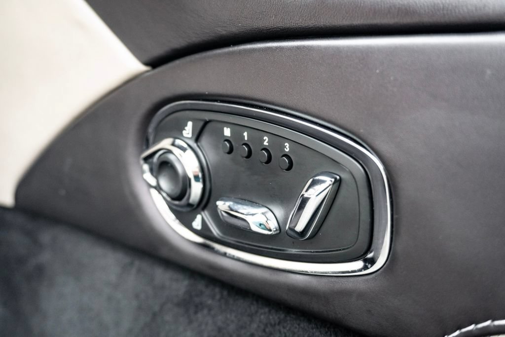 Used 2023 Aston Martin DB11 Coupe RWD image 20