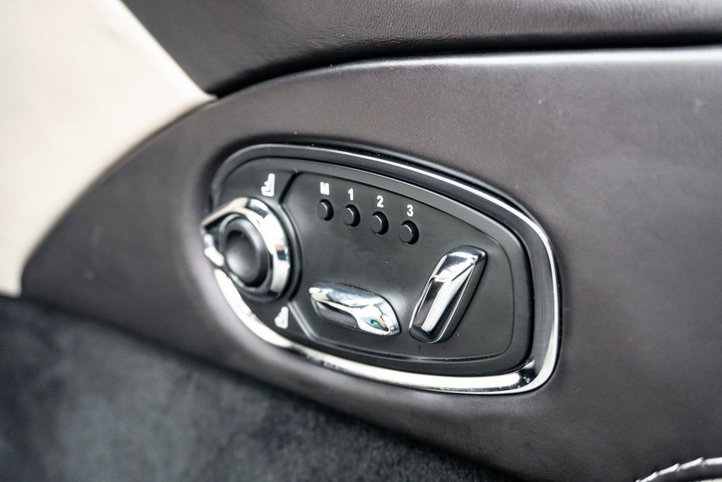 Used 2023 Aston Martin DB11 Coupe RWD image 20