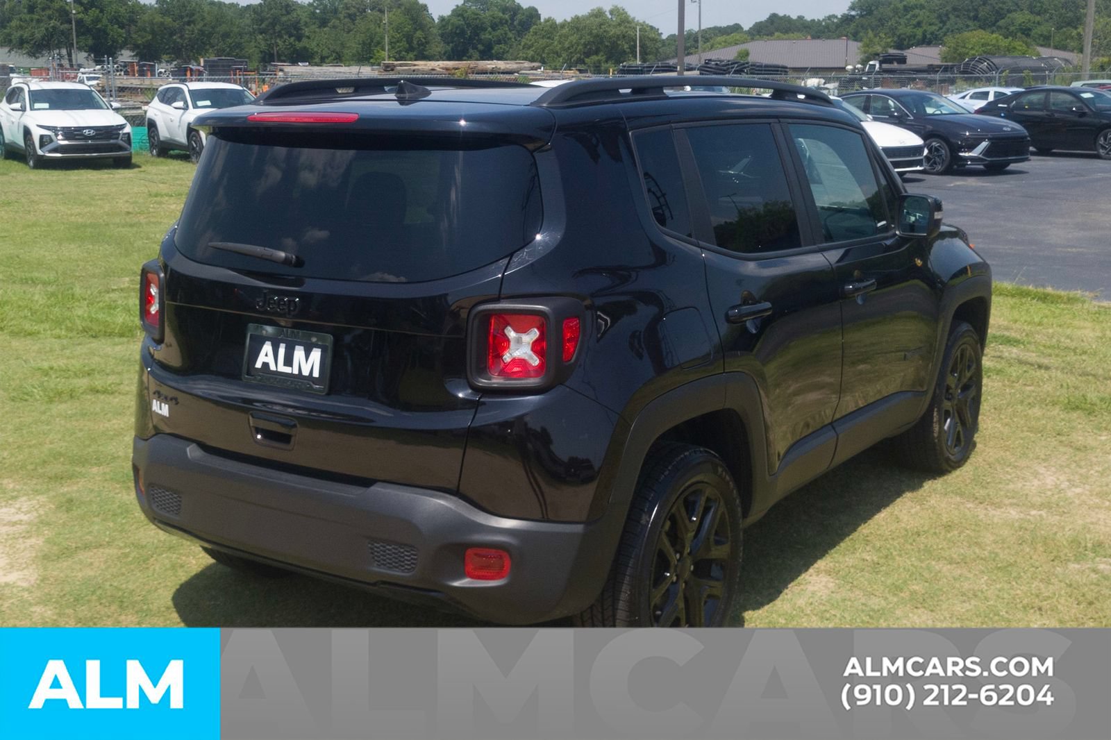 Used 2022 Jeep Renegade Altitude w/ Sun/Sound Group AWD/4WD image 5