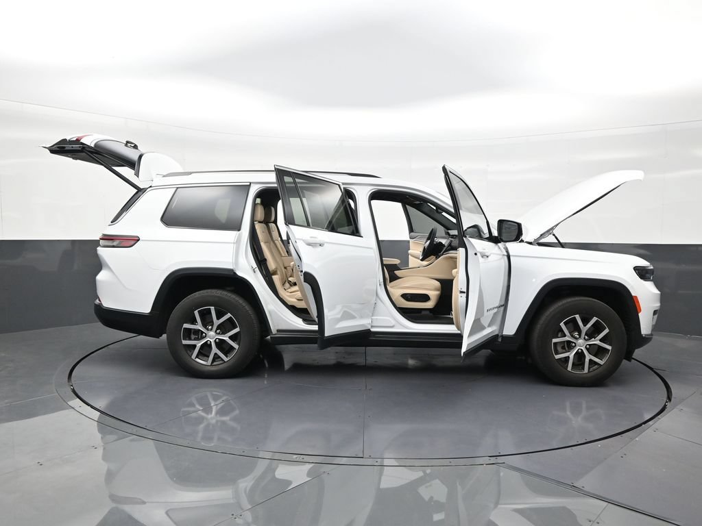 Used 2023 Jeep Grand Cherokee L Limited w/ Luxury Tech Group II AWD/4WD image 29