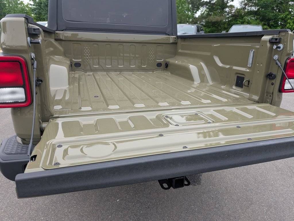 New 2026 Jeep Gladiator Sport AWD/4WD image 24