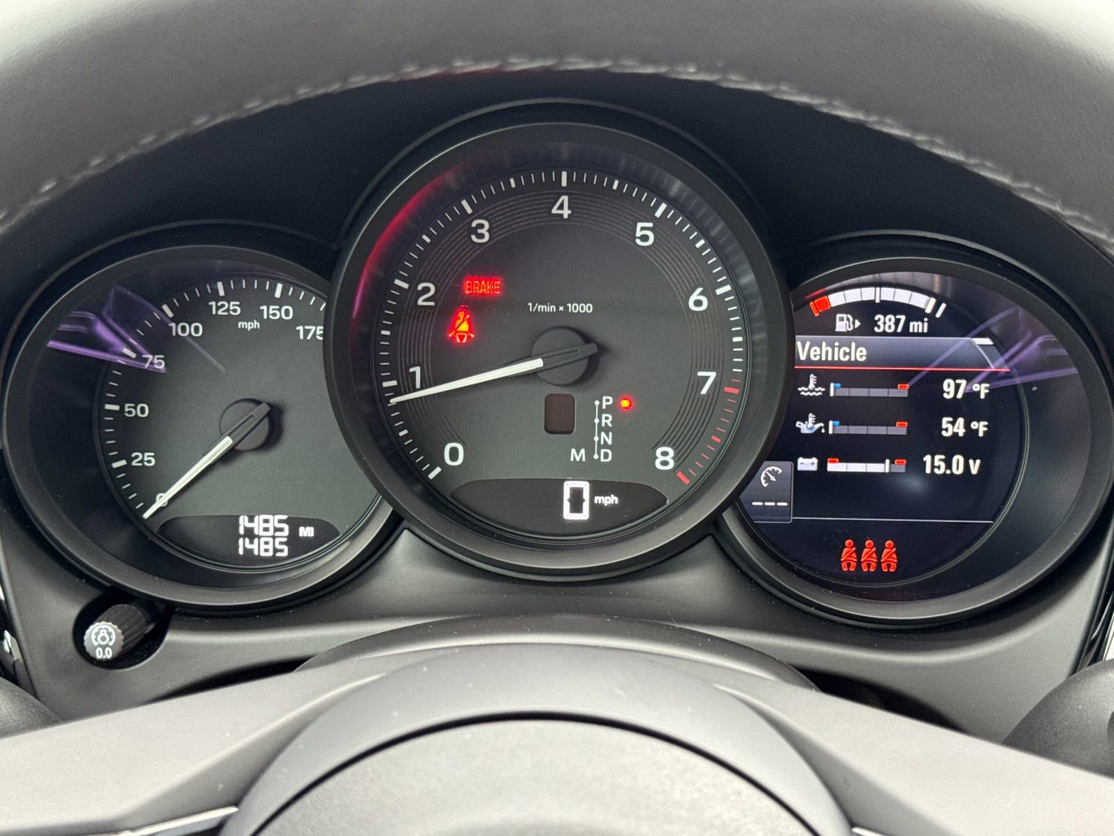 Certified 2025 Porsche Macan image 30