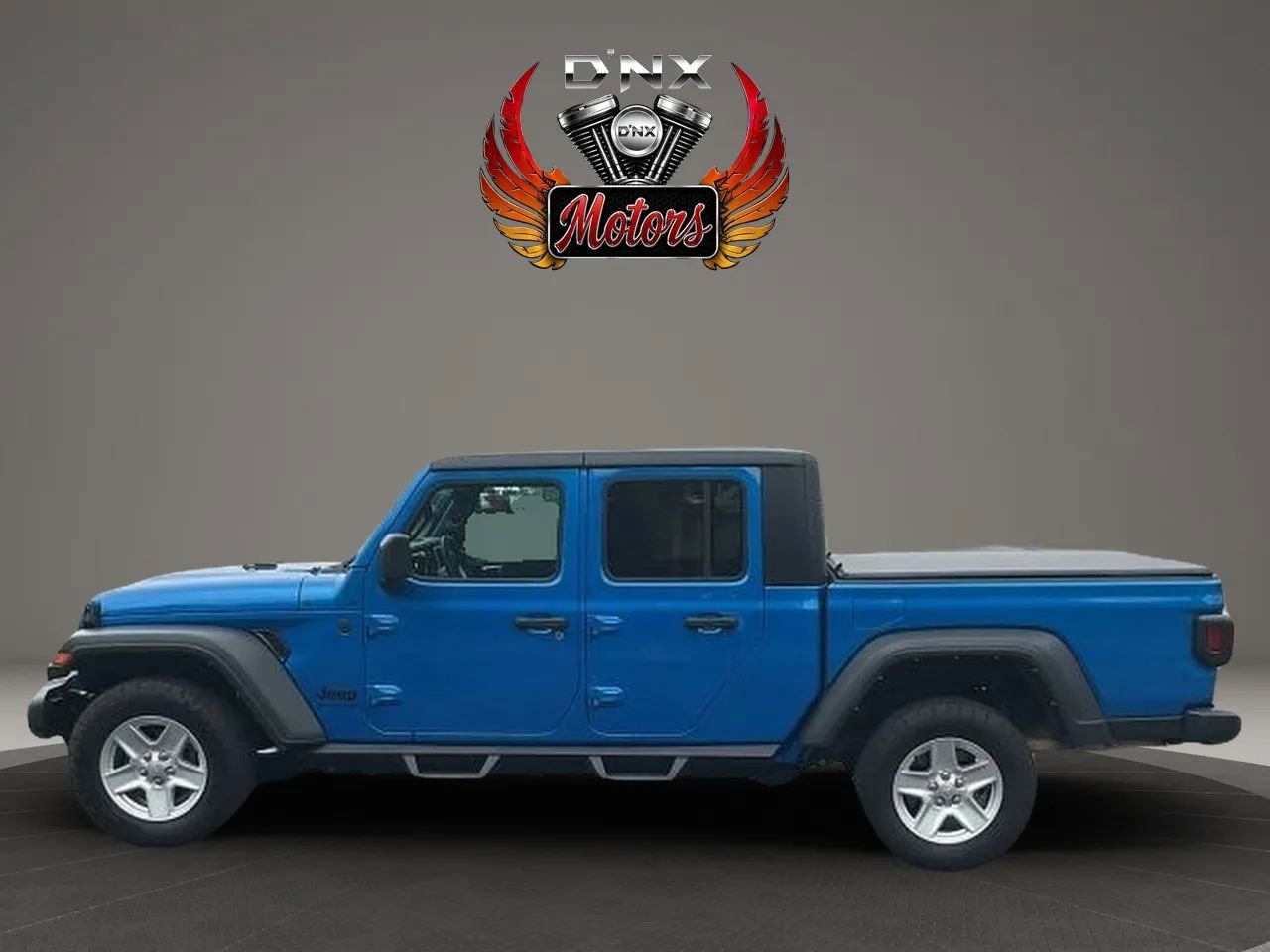 Used 2023 Jeep Gladiator Sport AWD/4WD image 2
