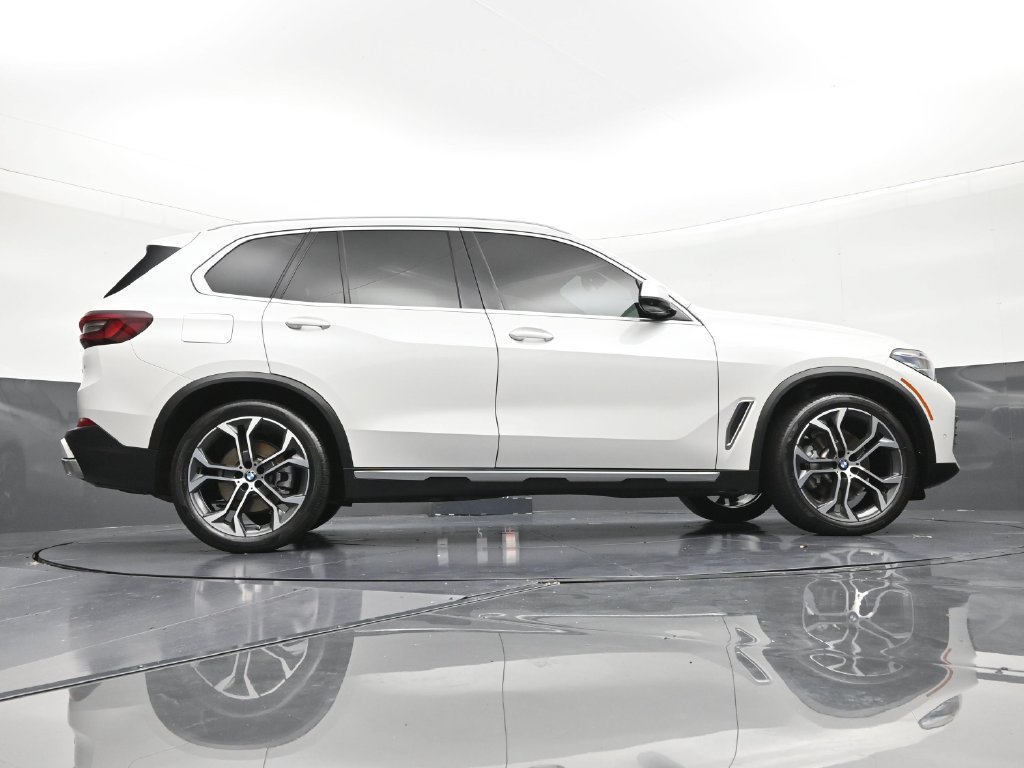 Used 2023 BMW X5 sDrive40i w/ Parking Assistance Package RWD image 29