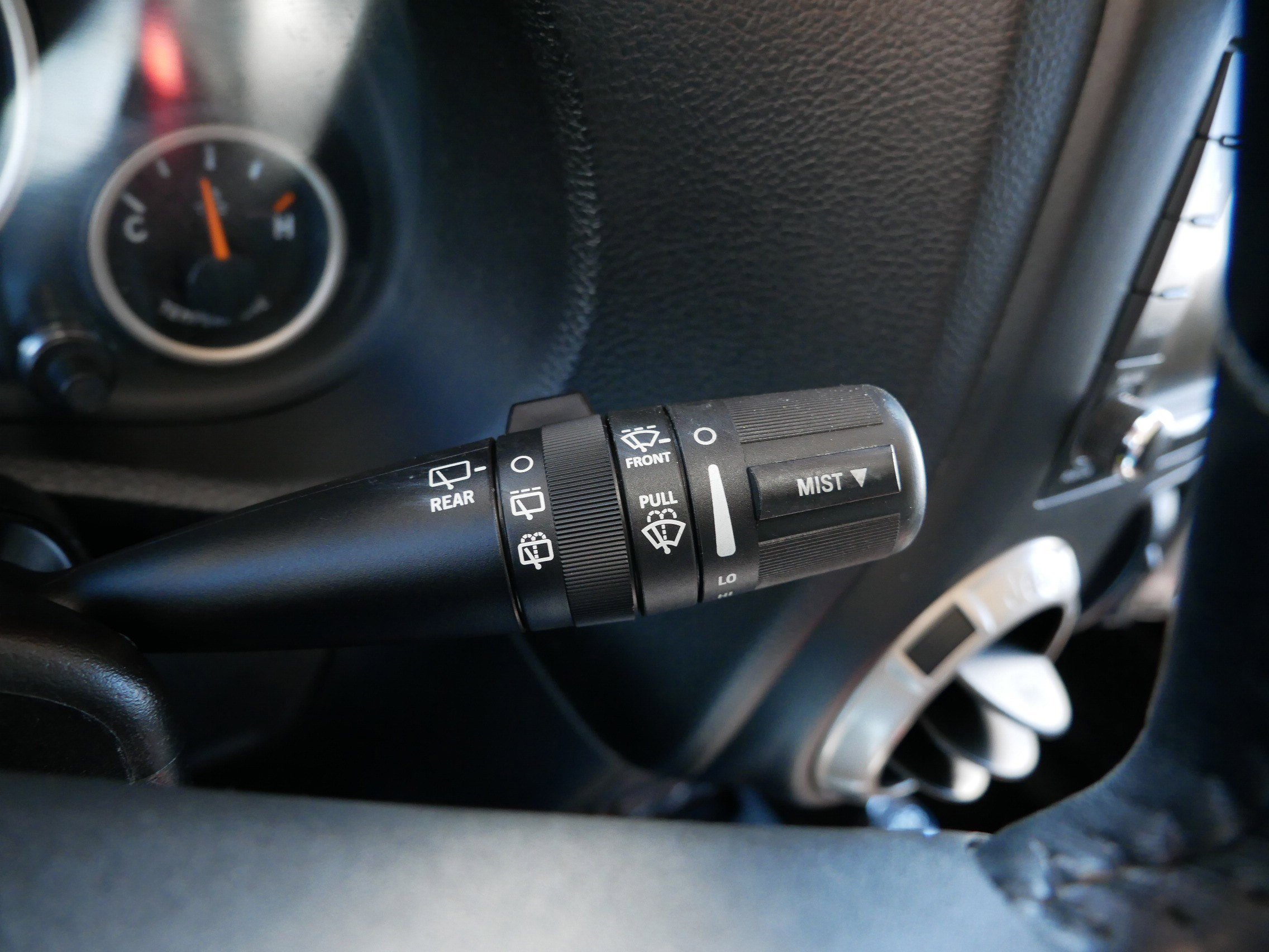 Used 2016 Jeep Wrangler Unlimited Sahara image 29