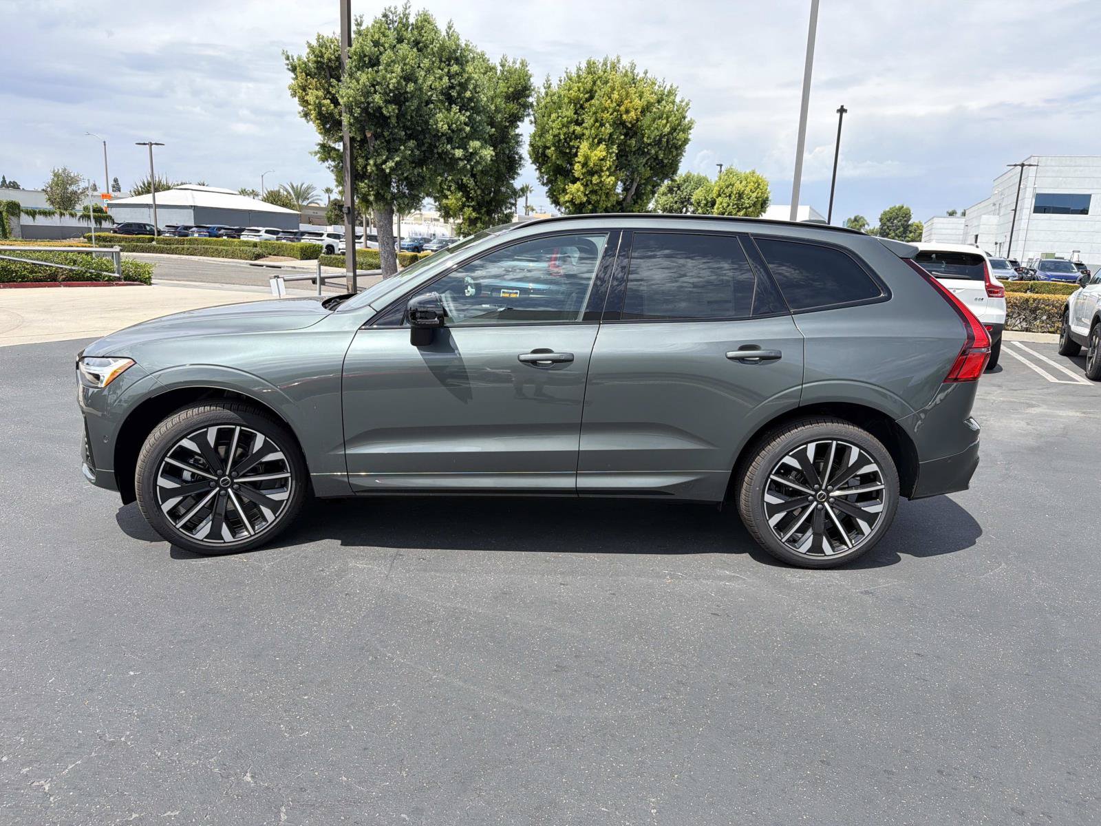 New 2027 Volvo XC60 B5 Ultra AWD/4WD image 4