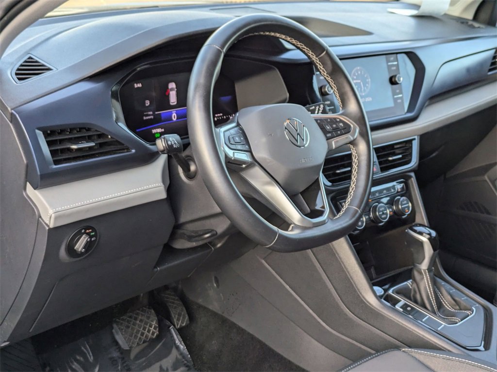 Used 2024 Volkswagen Taos SE image 14