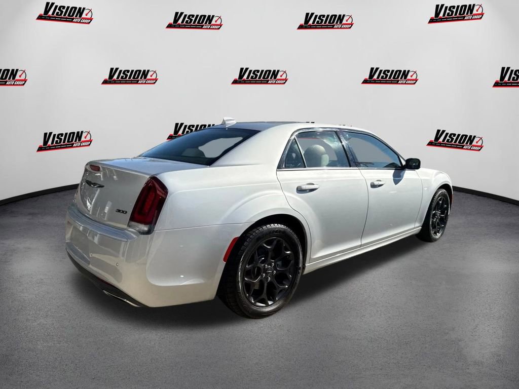 Used 2022 Chrysler 300 Touring L image 5
