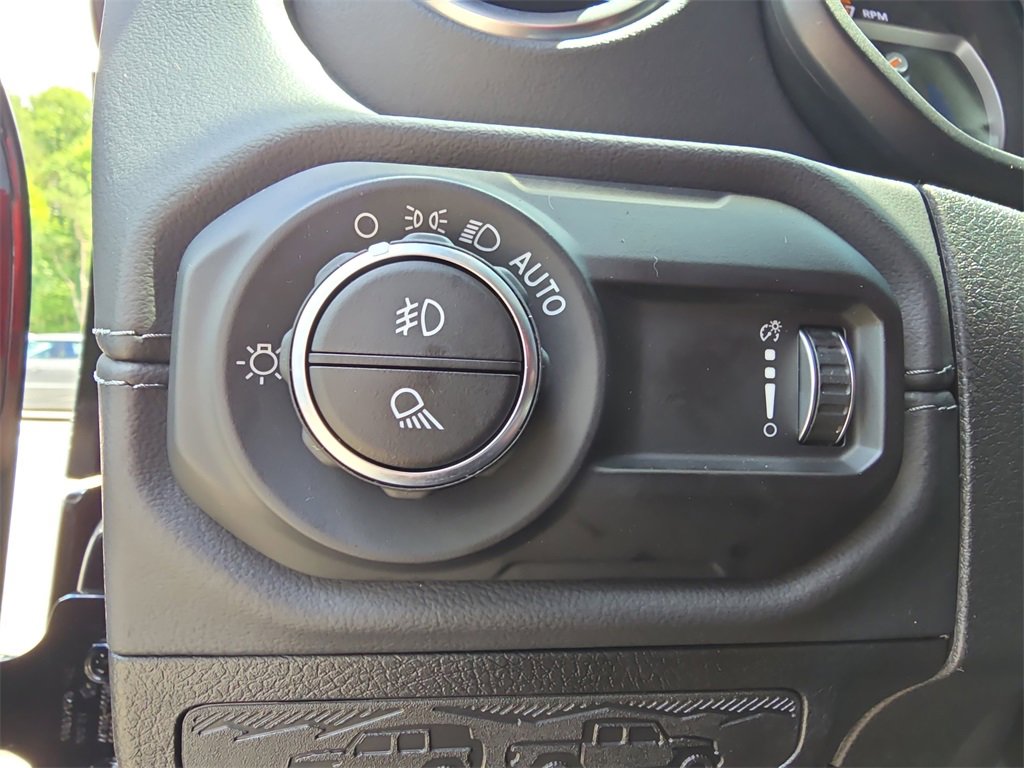 New 2025 Jeep Gladiator Sport image 25