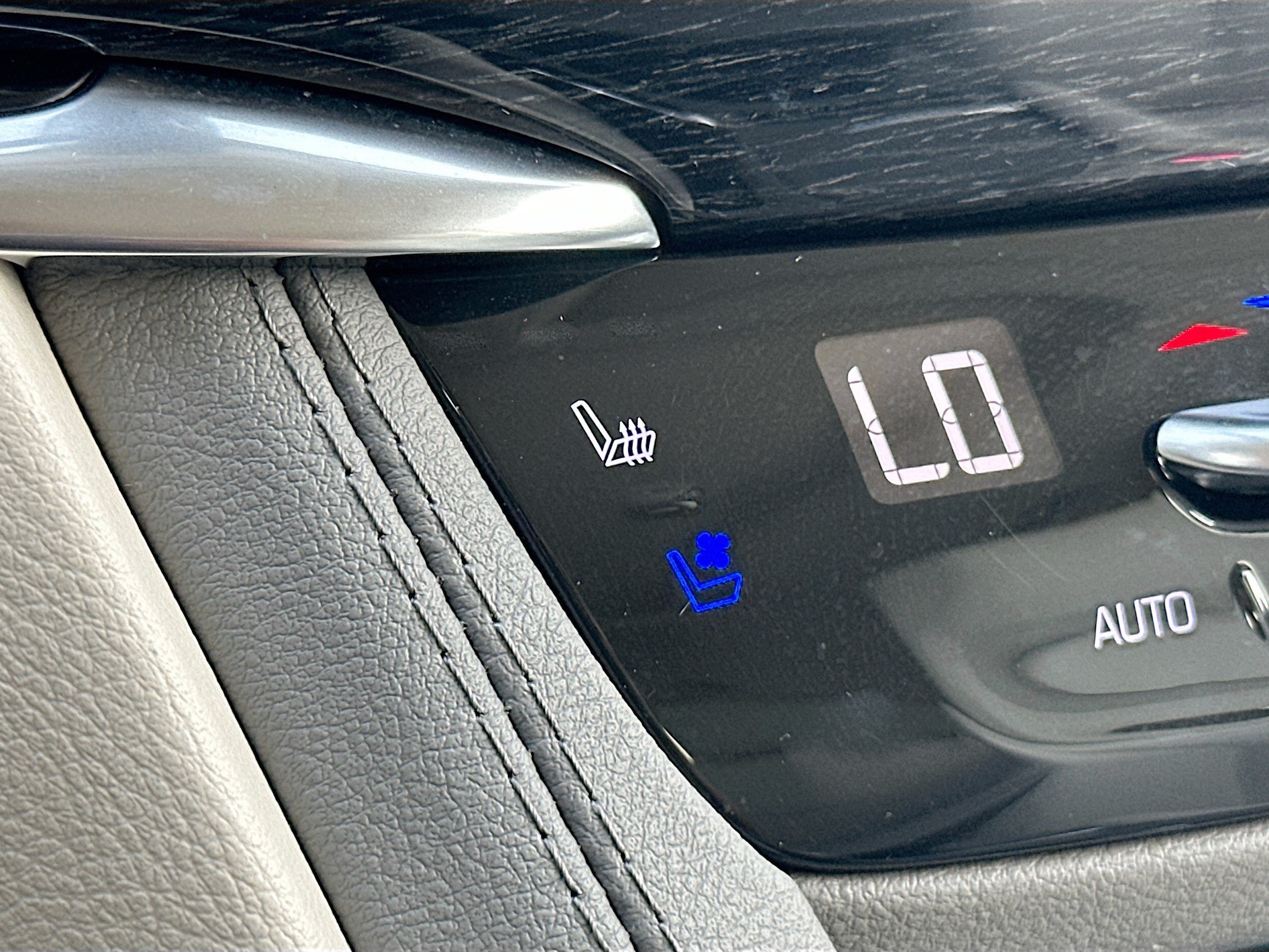 Used 2023 Cadillac XT6 Premium Luxury FWD image 20