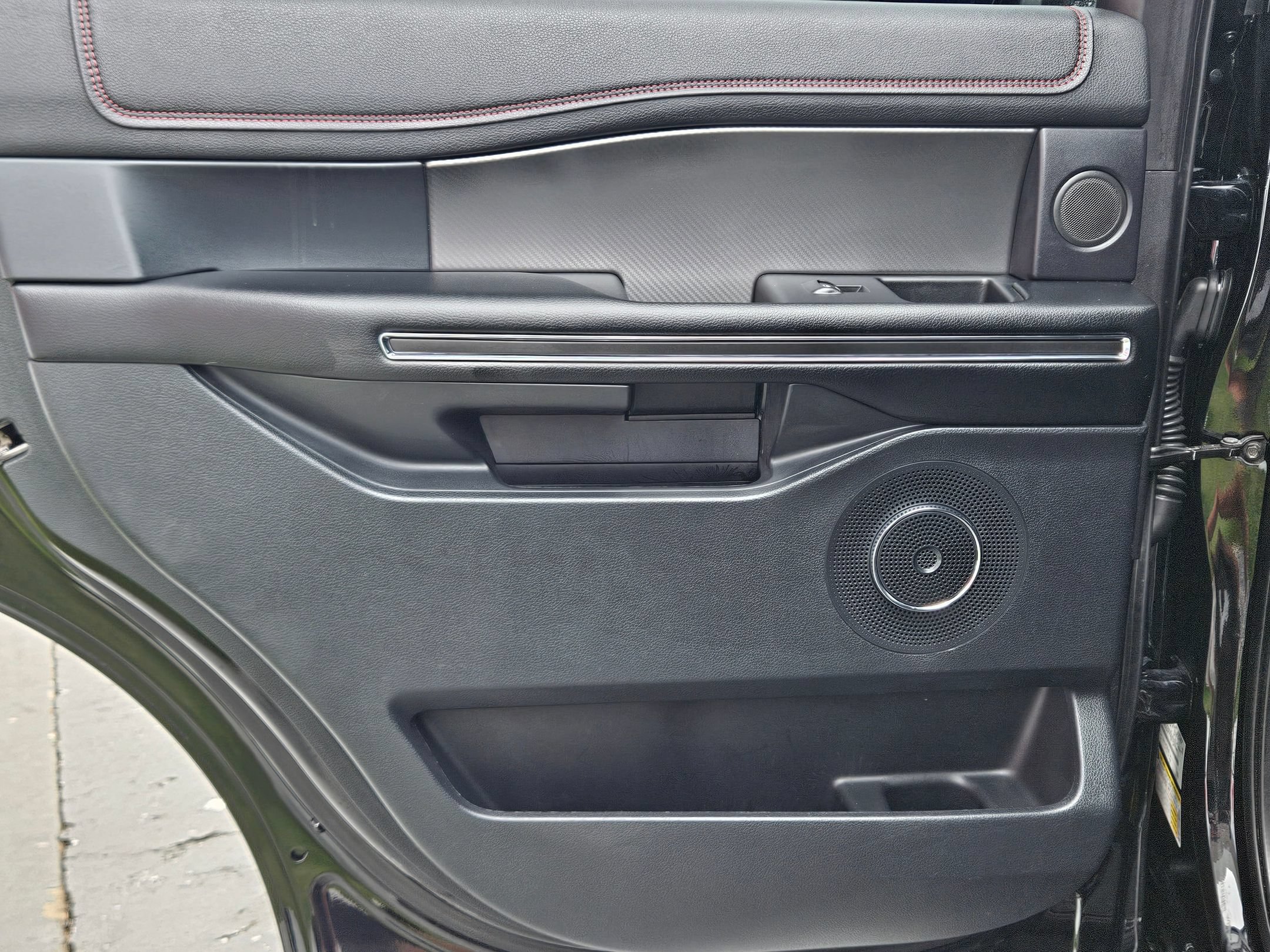 Used 2019 Ford Expedition Limited w/ Equipment Group 303A AWD/4WD image 22