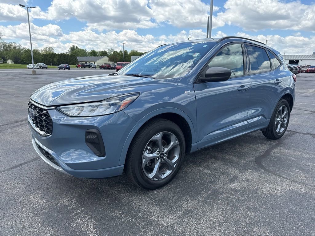 Used 2024 Ford Escape ST-Line w/ Tech Pack #1 AWD/4WD image 4