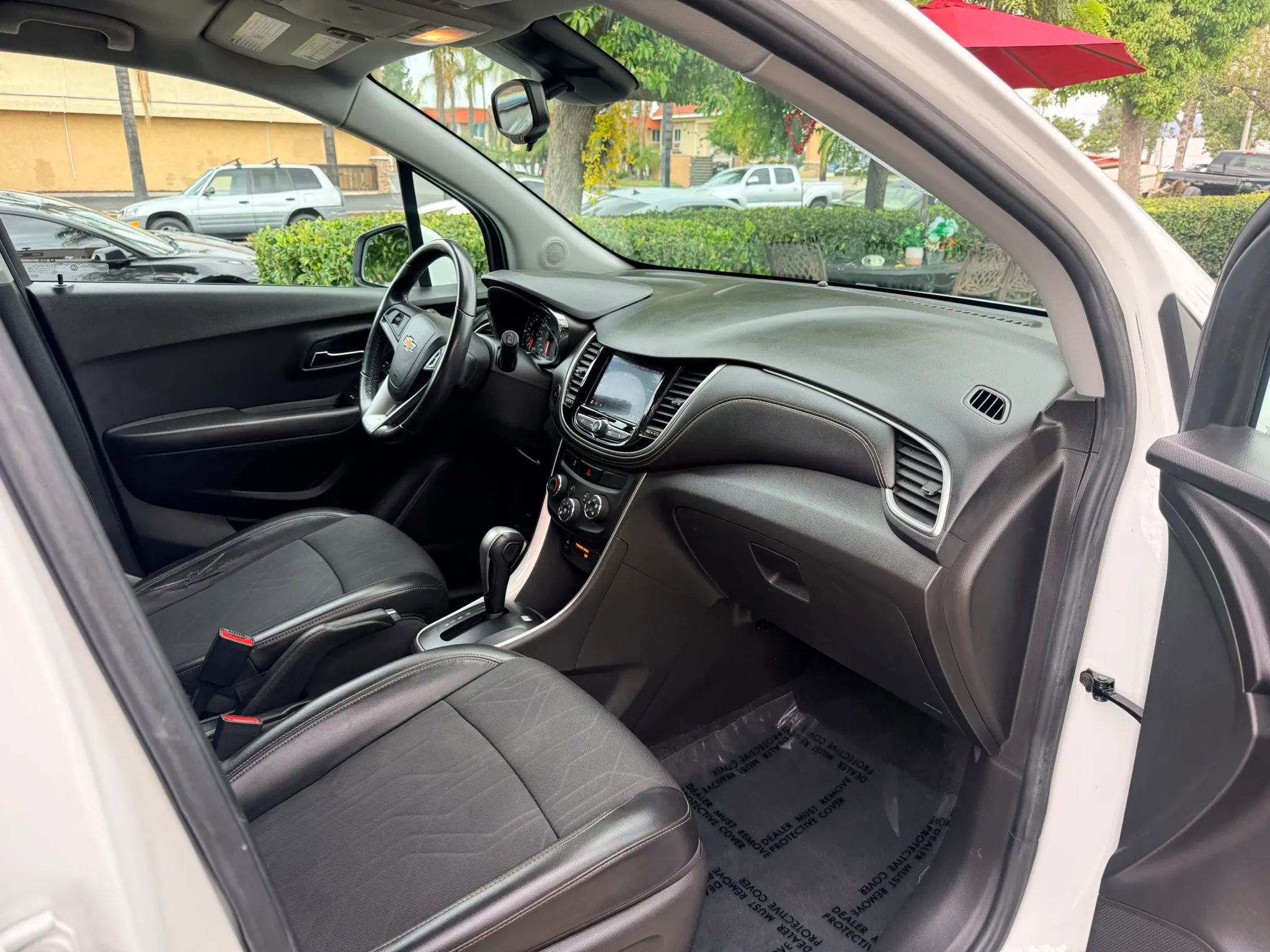 Used 2020 Chevrolet Trax LT w/ LT Convenience Package FWD image 17