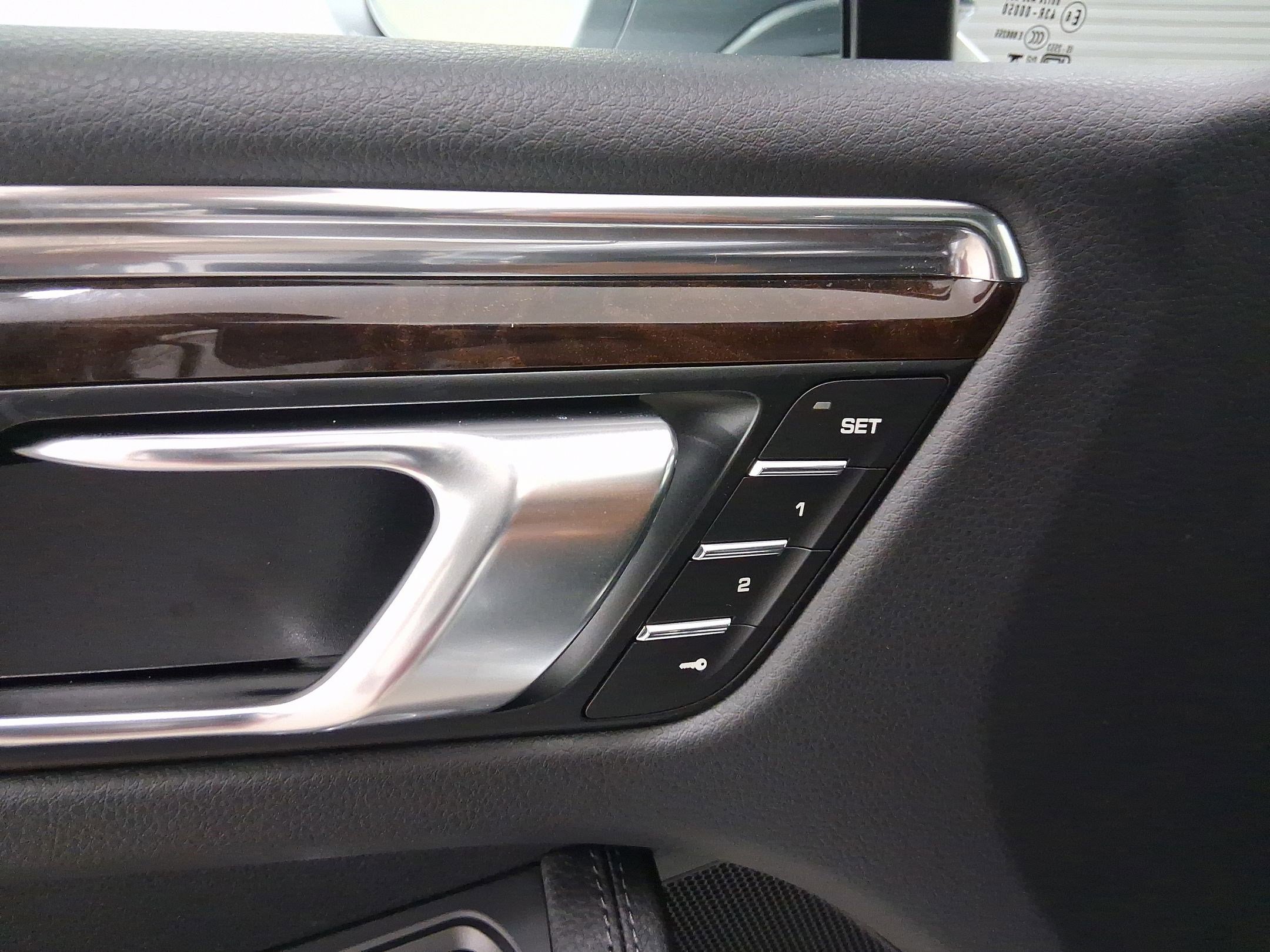 Used 2026 Porsche Macan image 12