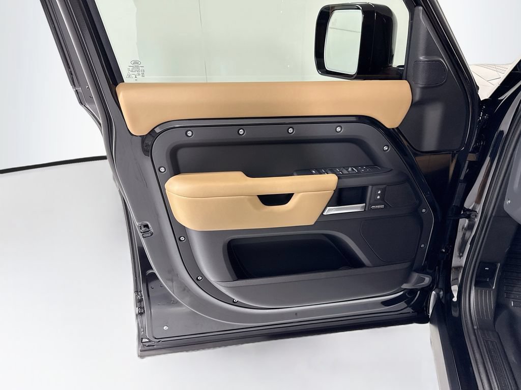 New 2026 Land Rover Defender 110 X-Dynamic SE AWD/4WD image 26