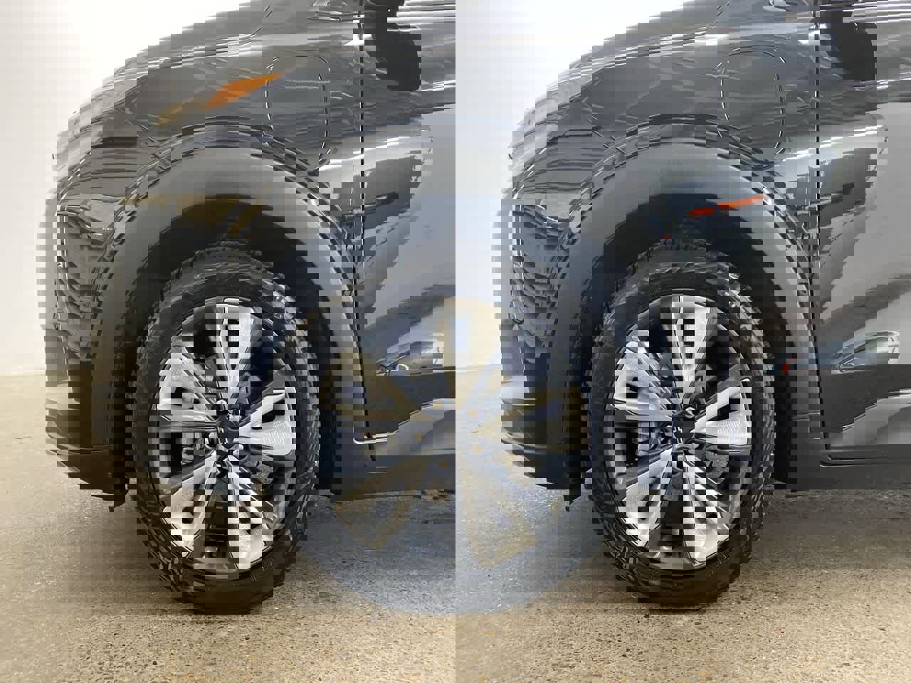 Used 2023 Chevrolet Bolt EUV LT w/ Convenience Package image 11